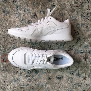 White Puma Sneakers 8